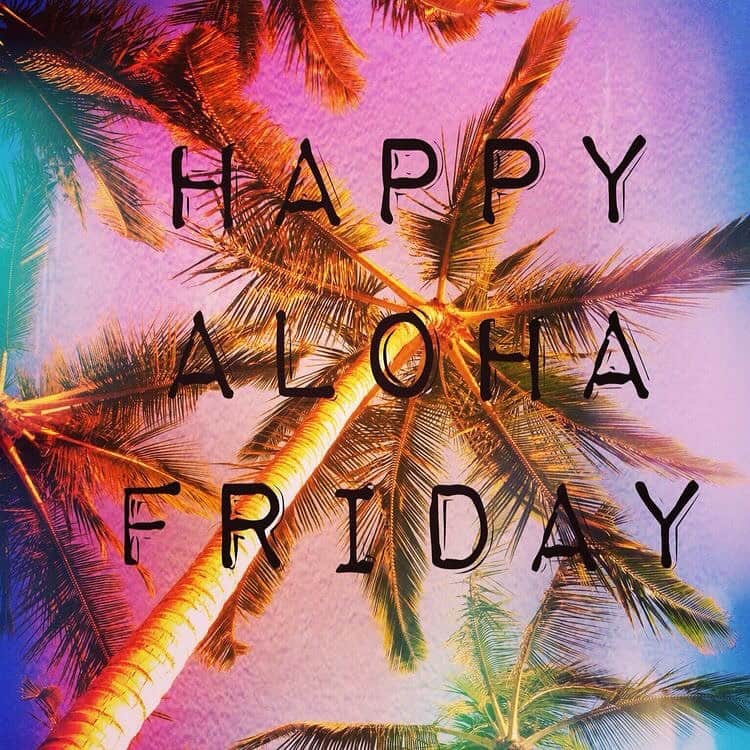 Lanikai Bath and Bodyさんのインスタグラム写真 - (Lanikai Bath and BodyInstagram)「Happy Aloha Friday! `Oi Kau ka lau, e hana i ola honua- Live your life while the sun is still shining ☀️🌺 #lanikaibathandbody #lanikaibathandbodyjapan #natural #kailuatownhi」6月1日 2時05分 - lanikaibathandbody