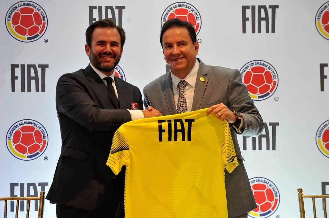 サッカー コロンビア代表チームのインスタグラム：「‪Hoy presentamos el nuevo vehículo oficial de las Selecciones Colombia. Bienvenido @fiatcol a la familia de la @FCFSeleccionCol. 🚙⚽️🇨🇴‬」