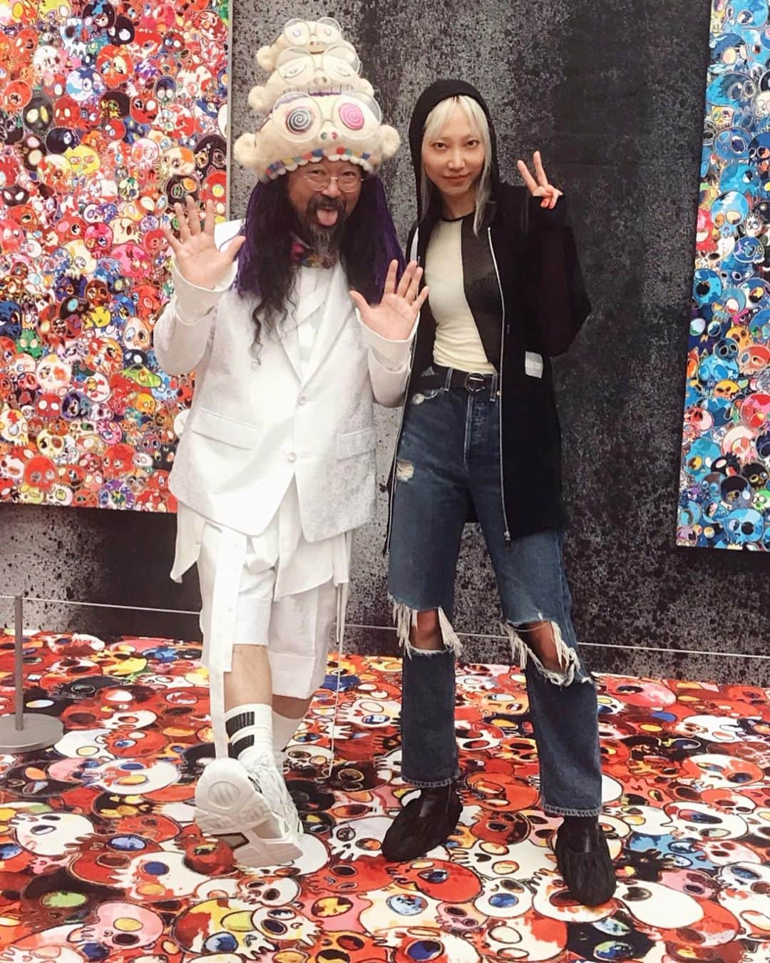 パク ・スジュさんのインスタグラム写真 - (パク ・スジュInstagram)「MURAKAMI VS. MURAKAMI at @taikwun.hk | 🌼😃🌼😃🌼 @takashipom your happy energy is infectious ^____________^❣️」6月1日 2時20分 - soojoo