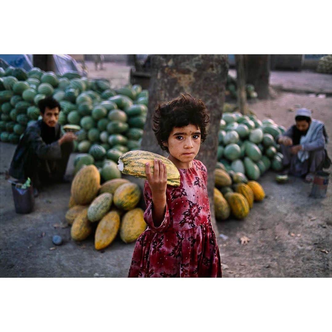 スティーブ・マカリーさんのインスタグラム写真 - (スティーブ・マカリーInstagram)「"Child labor and poverty are inevitably bound together and if you continue to use the labor of children as the treatment for the social disease of poverty, you will have both poverty and child labor to the end of time." - Grace Abbott  1st image: #Kabul, #Afghanistan, 2006 2nd image: #Rajasthan, #India, 2008 3rd image: #Afghanistan, 2002 4th image: #Pul i Khumri, #Afghanistan, 2003」6月1日 2時35分 - stevemccurryofficial