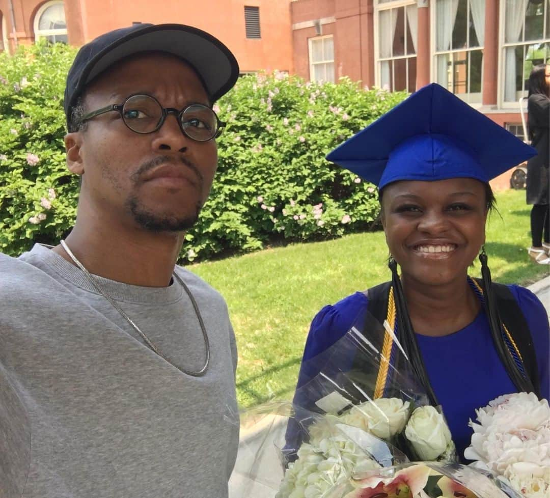 ルーペ・フィアスコさんのインスタグラム写真 - (ルーペ・フィアスコInstagram)「Mission Accomplished.  Lil Sis! Congrats!👩🏾‍🎓」6月1日 2時35分 - lupefiasco