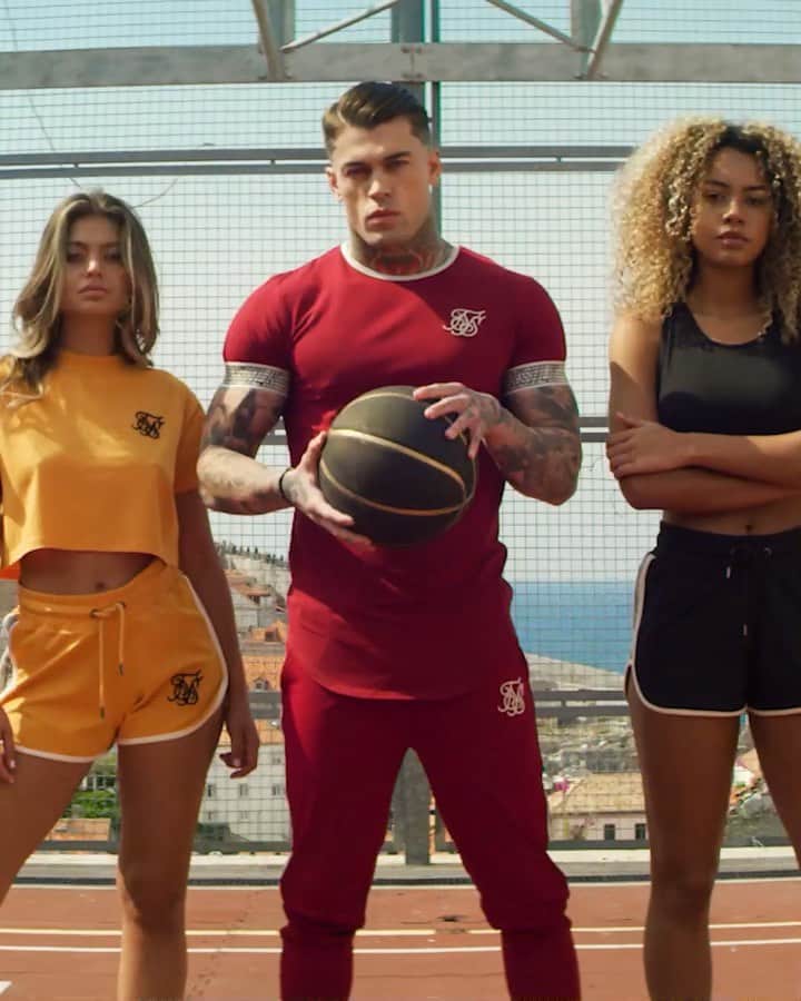 ステファン・ジェームスのインスタグラム：「New @SikSilk AW19 Campaign」