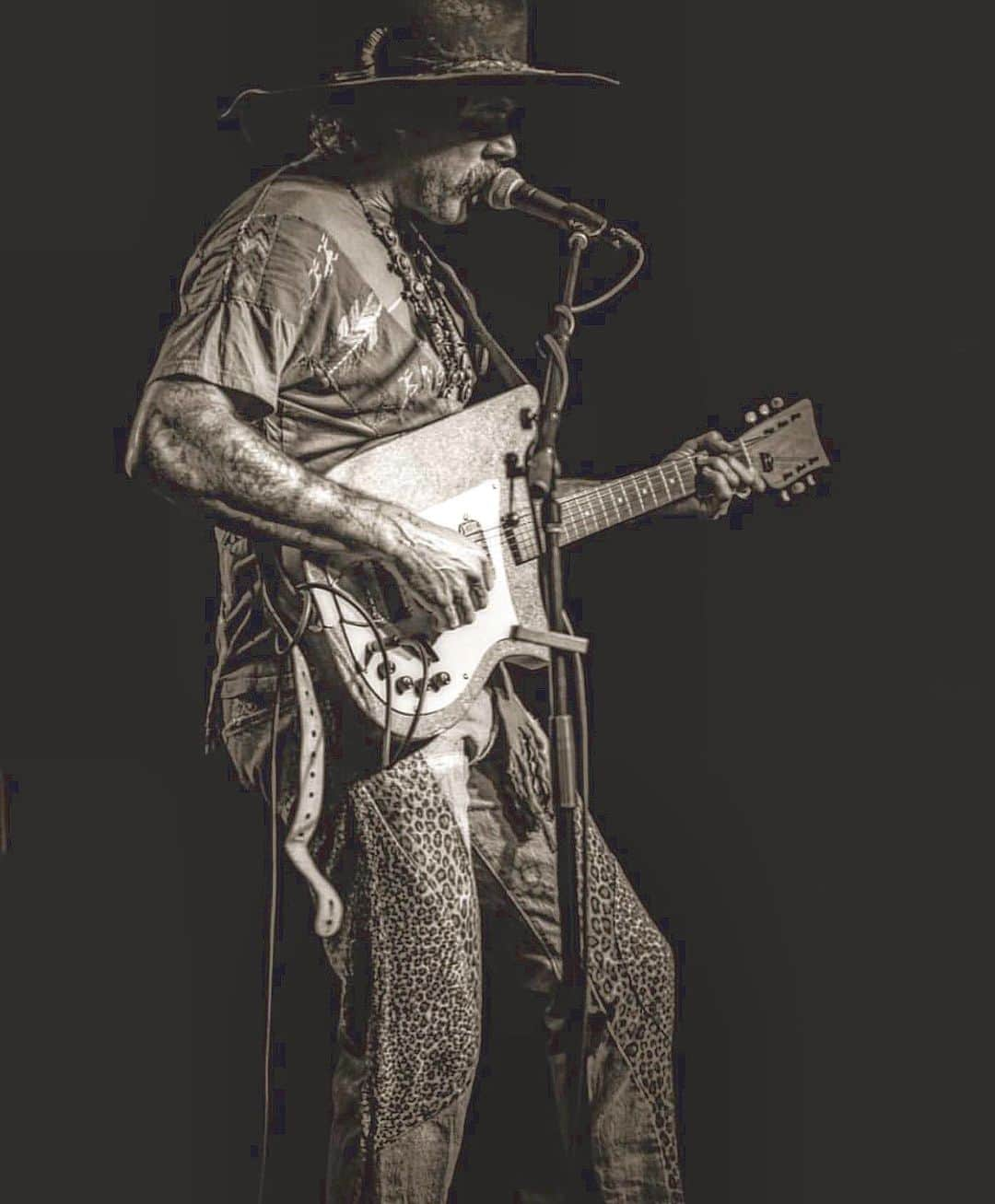 Donavon Frankenreiterさんのインスタグラム写真 - (Donavon FrankenreiterInstagram)「Summer touring 🔺🔺🔺🔺 33 shows is a row.......... 7/24/2019 - Deland, FL - Cafe DaVinci -  7/25/2019 - Stuart, FL - Terra Fermata -  7/26/2019 - Ft. Lauderdale, FL - Culture Room - 7/27/2019 - Key West, FL - Parade Grounds at Fort East Martello - 7/28/2019 - Ybor City, FL - Crowbar (Ybor City) -  7/29/2019 - Jacksonville, FL - 1904 Music Hall -  7/30/2019 - Jacksonville, FL - 1904 Music Hall -  7/31/2019 - Charleston, SC - Pour House - 8/1/2019 - Carrboro, NC - Cat's Cradle -  8/2/2019 - Kill Devil Hills, NC - Outer Banks Brewing Station -  8/3/2019 - Annapolis, MD - Rams Head On Stage -  8/4/2019 - Waves, NC - REAL Watersports -  8/5/2019 - Virginia Beach, VA - Elevation 27 - 8/6/2019 - Richmond, VA - Tin Pan - 8/7/2019 - Berlin, MD - Burley Oak Brewing Company -  8/8/2019 - Washington, DC - The Hamilton Live -  8/9/2019 - Ardmore, PA - Ardmore Music Hall -  8/10/2019 - Brooklyn, NY - Brooklyn Bowl - 8/12/2019 - Amagansett, NY - Stephen Talkhouse -  8/13/2019 - Amagansett, NY - Stephen Talkhouse -  8/14/2019 - Fairfield, CT - StageOne -  8/15/2019 - Salisbury Beach, MA - Blue Ocean Music Hall -  8/16/2019 - Laconia, NH - Granite State Music Hall -  8/17/2019 - Marshfield, MA - Levitate Backyard -  8/18/2019 - Nantucket, MA - The Chicken Box -  8/19/2019 - Wellfleet, MA - The Beachcomber -  8/20/2019 - Wellfleet, MA - The Beachcomber -  8/21/2019 - So. Burlington, VT - Higher Ground - Showcase Lounge - 8/22/2019 - Norfolk, CT - Infinity Hall -  8/23/2019 - York, PA - Capitol Theatre (York) -  8/24/2019 - Hammondsport, NY - Point of the Bluff Vineyard -  8/25/2019 - North Stonington, CT - Jonathan Edwards Winery -  @magnoliapearl @thebarn808 ❤️」6月1日 2時55分 - donavon_frankenreiter