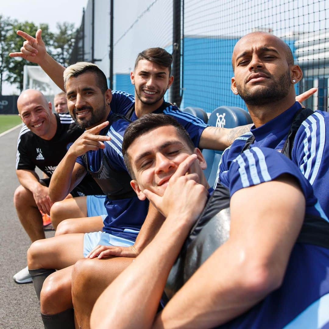 ニューヨーク・シティFCさんのインスタグラム写真 - (ニューヨーク・シティFCInstagram)「Happy #NationalSmileDay from the training ground 😁😁😁」6月1日 3時01分 - nycfc