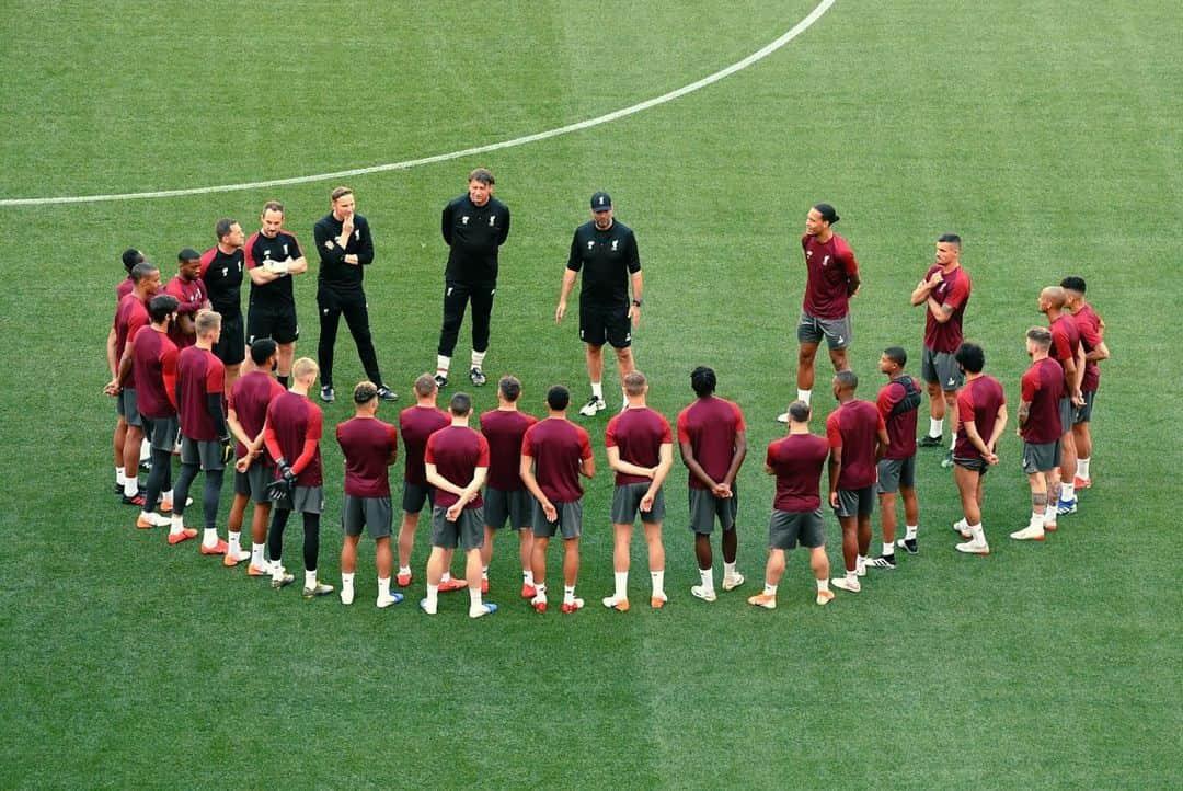 ジョー・ゴメスさんのインスタグラム写真 - (ジョー・ゴメスInstagram)「Focused #UCL #LFC🔴」6月1日 3時08分 - joegomez5