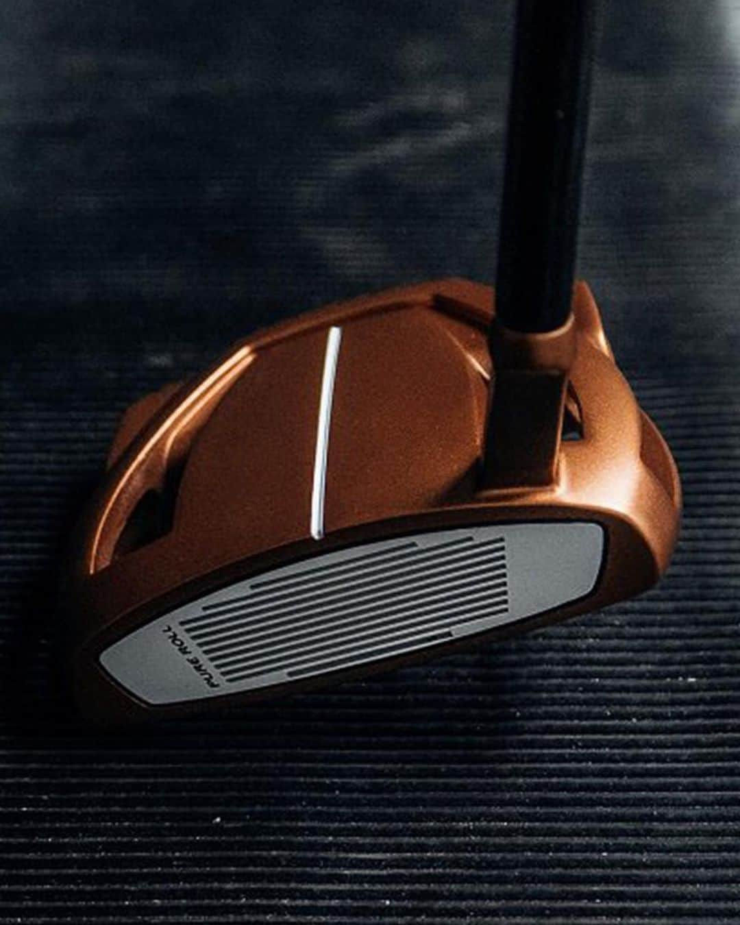 テーラーメイド ゴルフさんのインスタグラム写真 - (テーラーメイド ゴルフInstagram)「Mini made the move to copper.  #SpiderMini, the compact high-MOI mid-mallet putter, is now available in the color favored by some of our top players on Tour. #PureRoll」6月1日 3時13分 - taylormadegolf