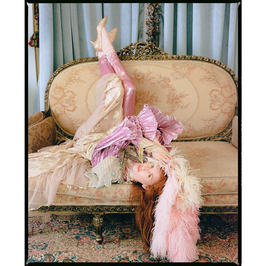 Faith Picozziさんのインスタグラム写真 - (Faith PicozziInstagram)「Gucci Mansion 7️⃣ 📸 @burrent 🕺📷@garrettremy 👗 @faithpicozzicreative 💥 #fashion #style #redhead #model #film #120film #mediumformat」6月1日 3時16分 - faithpicozzi