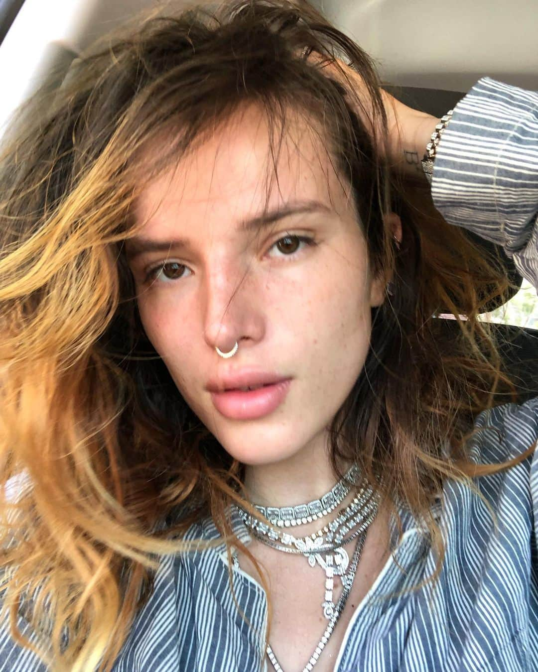 ベラ・ゾーンさんのインスタグラム写真 - (ベラ・ゾーンInstagram)「ansel your phone I’m calling u!!!」6月1日 3時22分 - bellathorne