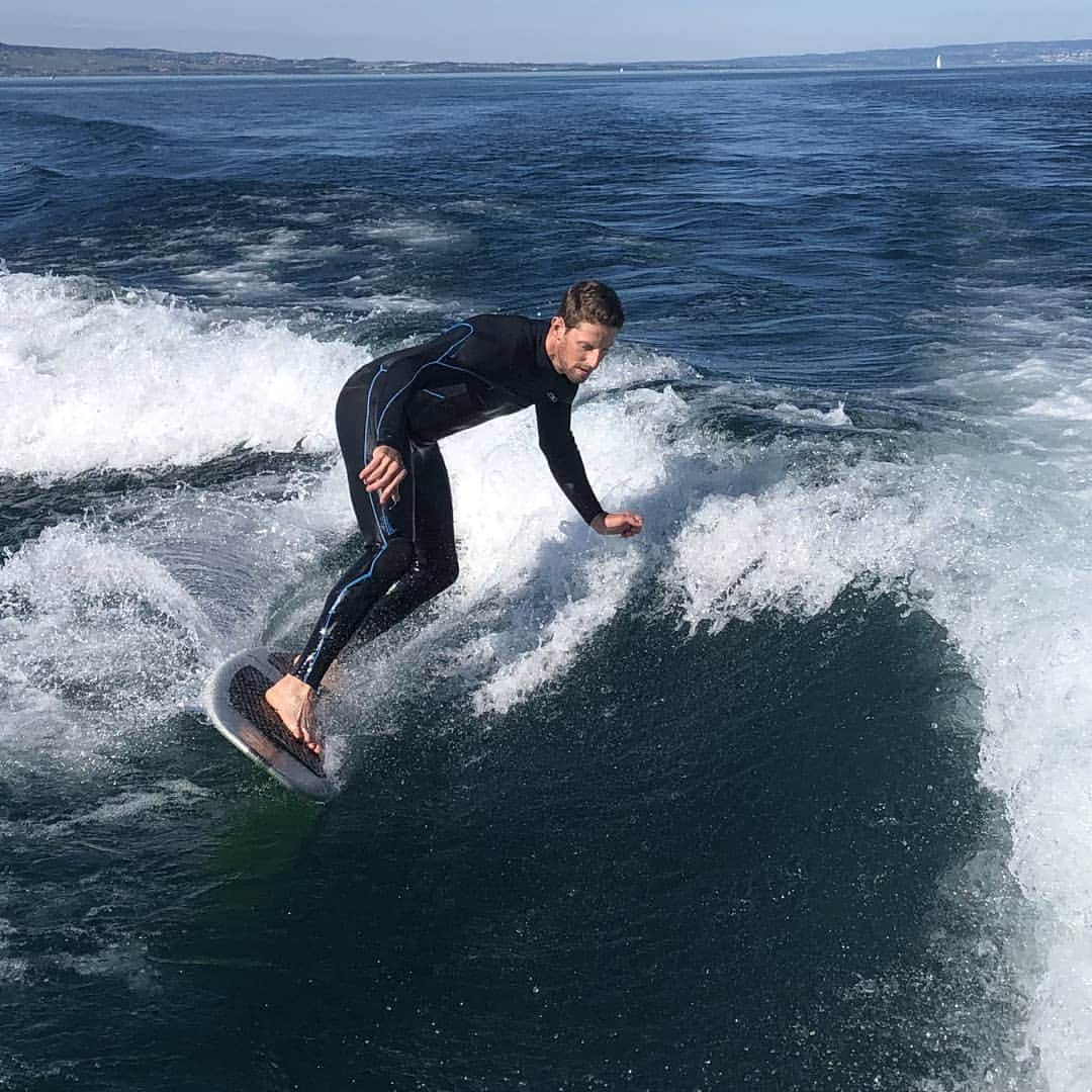 ロマン・グロージャンさんのインスタグラム写真 - (ロマン・グロージャンInstagram)「So goooooooddddd! #r8g #surf #genevalake @mcboatcompany」6月1日 3時35分 - grosjeanromain