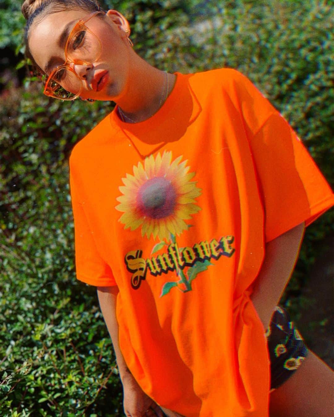 菅又菜摘（ナツ）さんのインスタグラム写真 - (菅又菜摘（ナツ）Instagram)「day1🌻 Joint Exhibition Popup 2019 summer collection 6/1(sat)13:00-20:00 6/2(sun)12:00-19:00 合同展示会遊びに来てね💛 @p.i_official #sunflower #tee #pi_official #pi #newarrivals  #street #fashion #style #tokyo #ootd #streetfashion #streetstyle #kogenatsu #焦げNATSU #こげなつ」6月1日 13時32分 - kogenatsu920