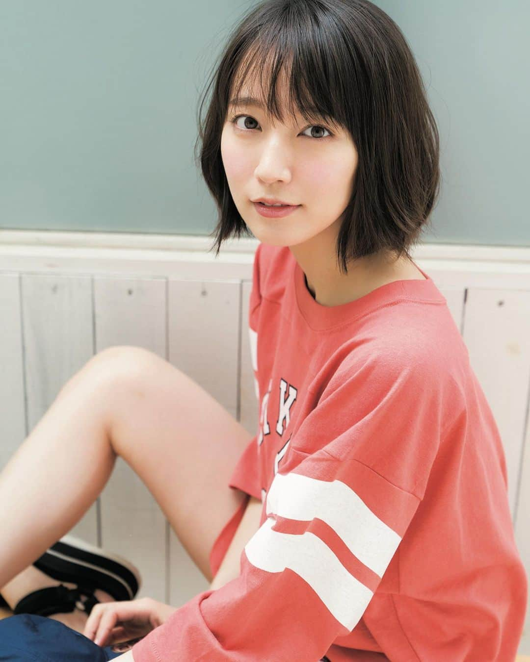 吉岡里帆さんのインスタグラム写真 - (吉岡里帆Instagram)「キャップ。短パン。  @shonenmagazine.kousiki」6月1日 13時34分 - riho_yoshioka