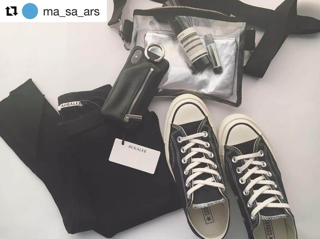 ショップにこにこさんのインスタグラム写真 - (ショップにこにこInstagram)「#Repost @ma_sa_ars with @get_repost ・・・ ‎ ㅤㅤㅤㅤㅤㅤㅤㅤㅤㅤㅤㅤ ⋆ ‎⋆ ‎⋆ #converseの日 #24 #converse #chucktaylor  #ct70 #ct70s #black  #auralee #highgauge #ribslittights #iena #aesop #日焼け止め #サコッシュ #クリアサコッシュ #iphonecase #ajew #beautyandyouth  #simple #fashion #coordinate」6月1日 13時36分 - shopnikoniko