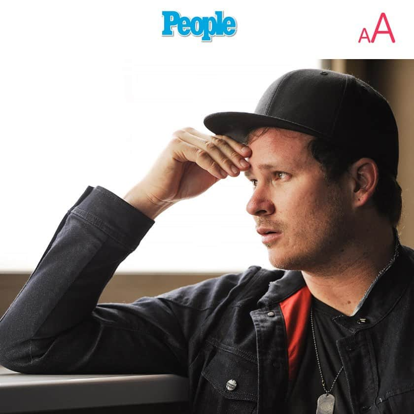 トム・デロングさんのインスタグラム写真 - (トム・デロングInstagram)「I just did a very long interview in @people magazine containing loads of information for any who may be interested. “Tom DeLonge on blowing open the biggest secret on Earth” - Link in bio-」6月1日 14時01分 - tomdelonge