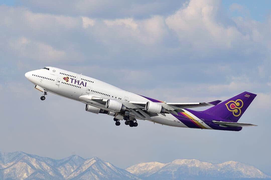 タイ航空さんのインスタグラム写真 - (タイ航空Instagram)「I know that I can’t be up high in the air forever, but when I am, I wanna rise as high as the mountaintop. . Photo Credit: @ry0803storm . #ThaiAirways #THAIB747 #Boeing747 #B747 #JumboJet」6月1日 14時21分 - thaiairways