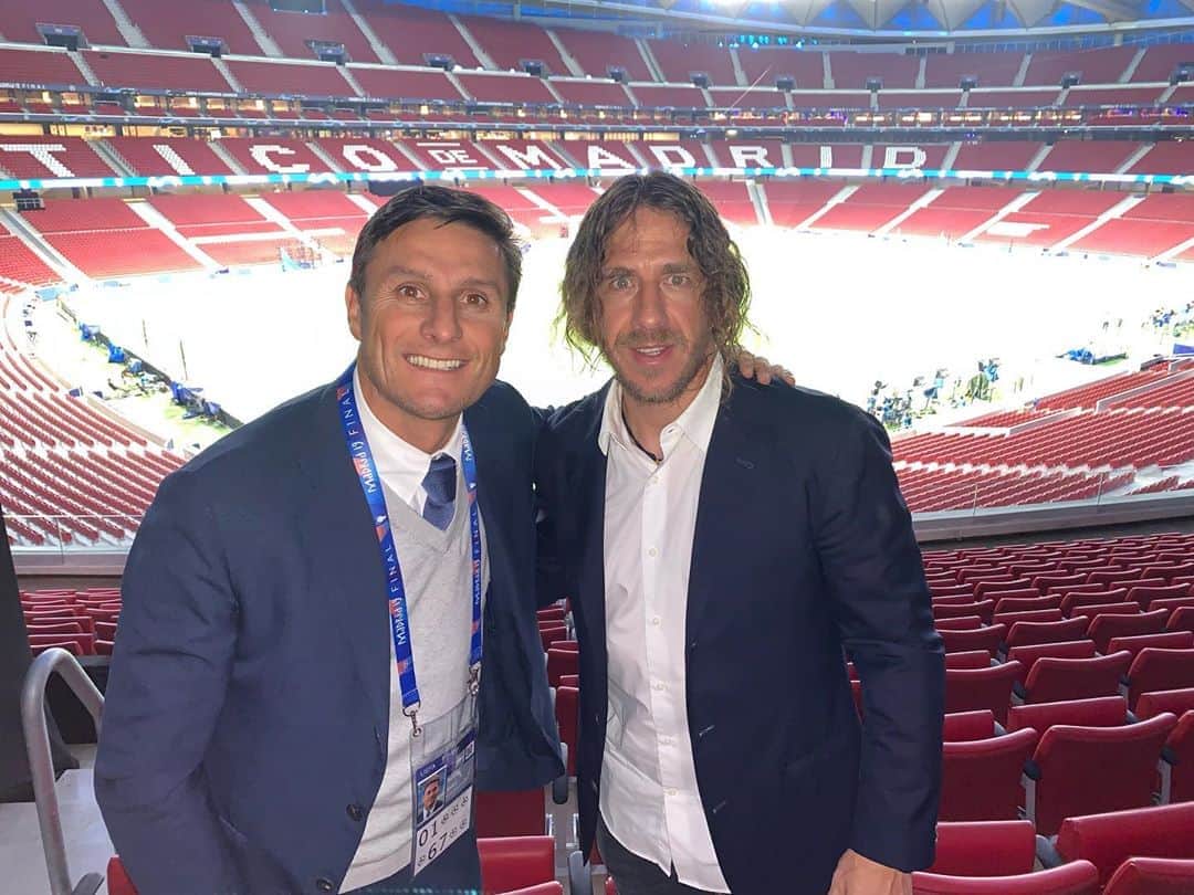カルレス・プジョルのインスタグラム：「Con un referente, pasión, entrega y disciplina. #pasionporeldeporte」