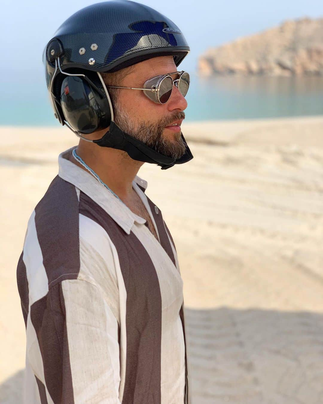 Bruno Gagliassoさんのインスタグラム写真 - (Bruno GagliassoInstagram)「Vou ali sobrevoar o deserto rapidinho e já volto!  #microlight #férias 🏜🌵🐪 #ad」6月1日 5時50分 - brunogagliasso