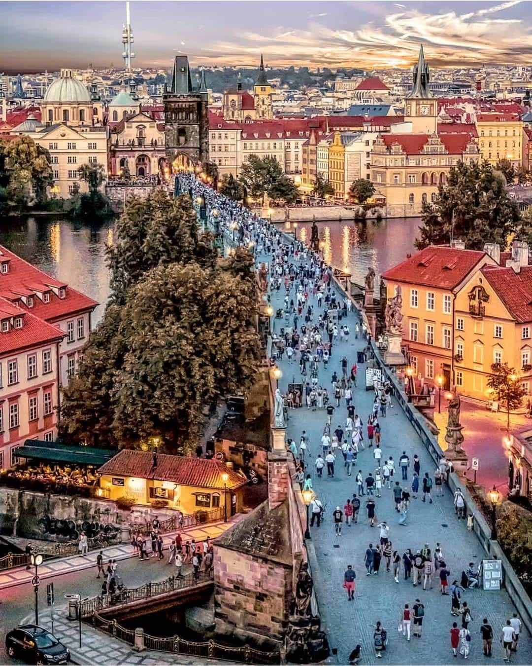 Wonderful Placesさんのインスタグラム写真 - (Wonderful PlacesInstagram)「Prague - Czech Republic ✨❤️❤️❤️✨ . Picture by ✨✨@ournextflight✨✨ #wonderful_places for a feature ❤️」6月1日 6時13分 - wonderful_places