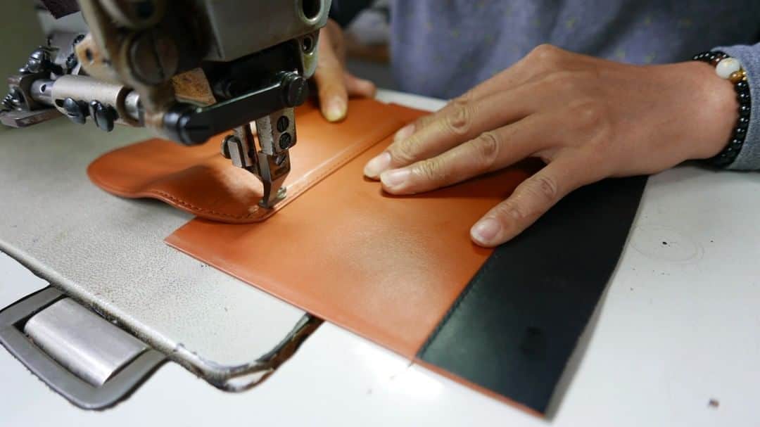 ウォントのインスタグラム：「Whether smooth and supple or rigid and textured, every WANT Les Essentiels leather good is produced with only the finest quality leather. Each piece is built using modern ingenuity and expert tanning techniques so it matures beautifully. — #behindthescenes #BTS #process #design」