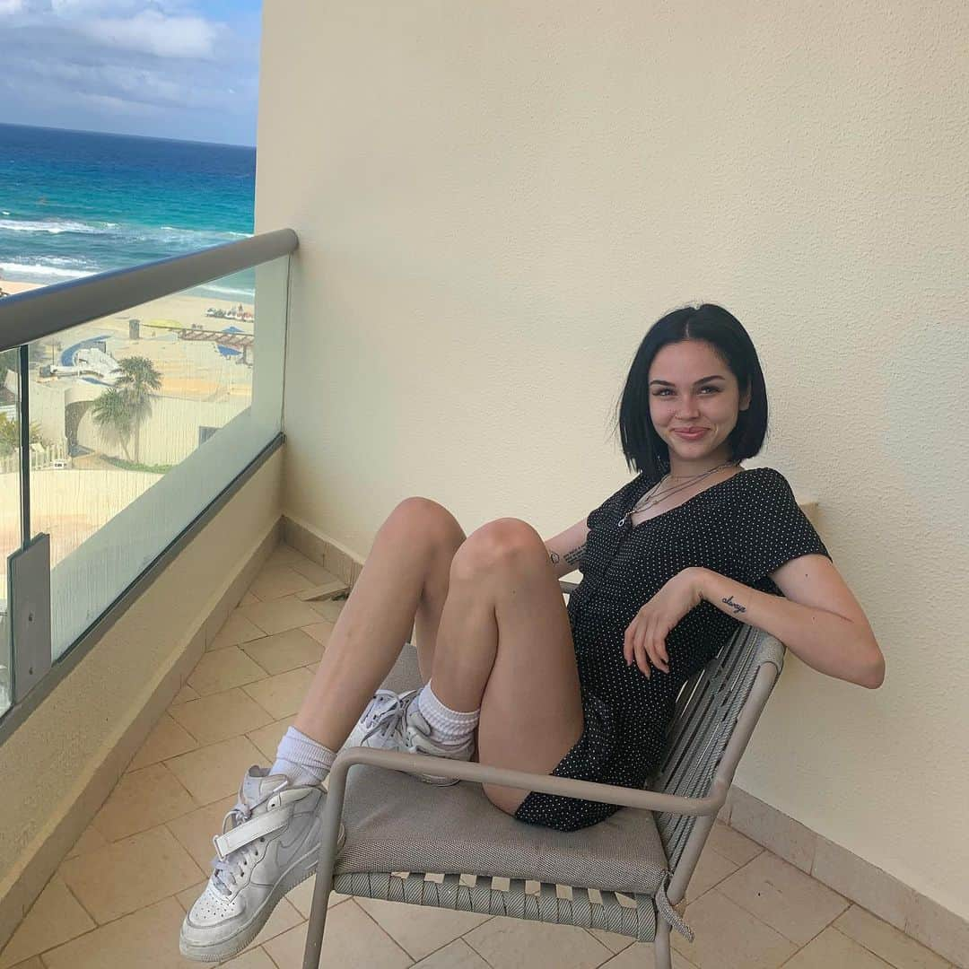 マギー・リンデマンさんのインスタグラム写真 - (マギー・リンデマンInstagram)「happy!」6月1日 6時23分 - maggielindemann