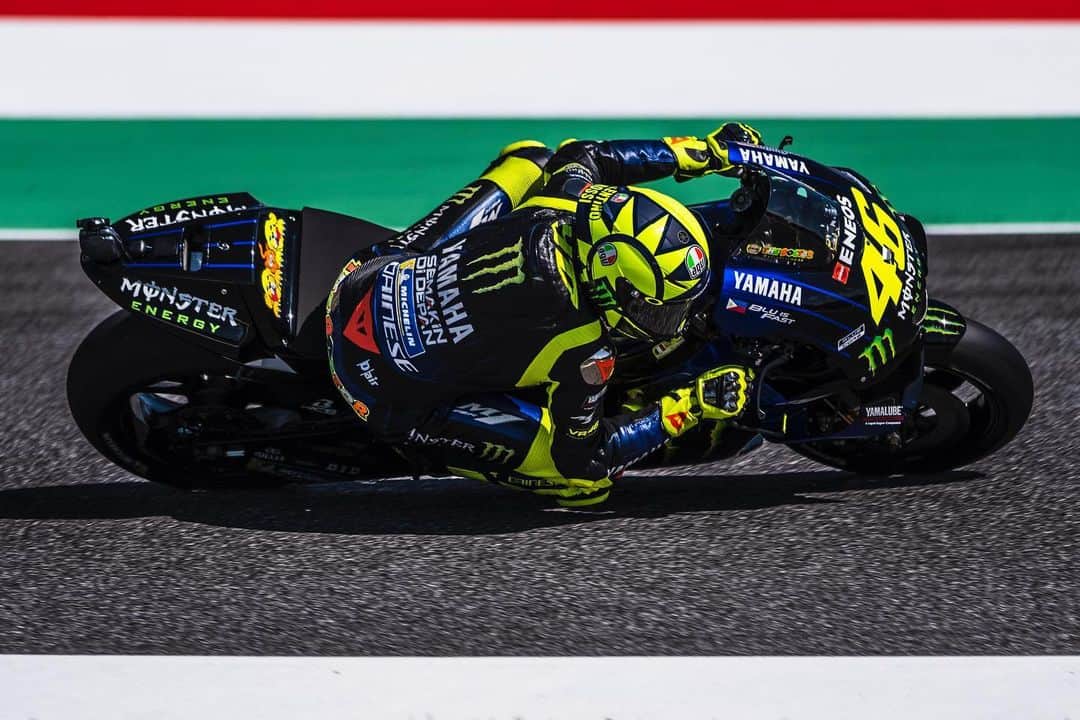 バレンティーノ・ロッシのインスタグラム：「Mugello Circuit,Italy  Friday,free practice 📸 @falex79 @calloalbanese」