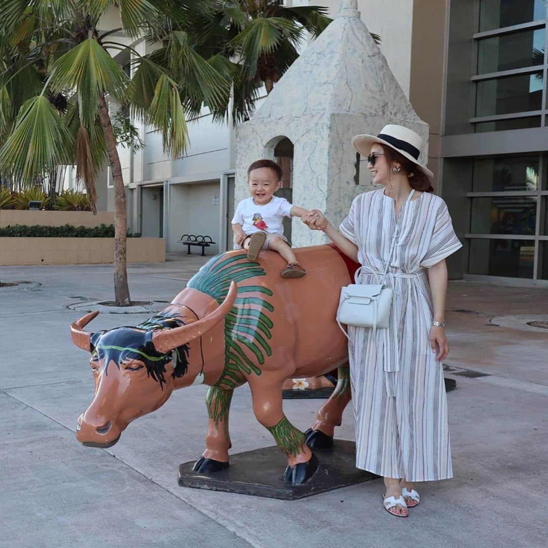 あすかさんのインスタグラム写真 - (あすかInstagram)「ㅤ ㅤㅤ  ㅤ ㅤ  ラストGuam🌴 ㅤ ㅤ ㅤ mama ㅤ op：  @urban_research_doors  hat： @marjour_official bag： @celine sandal： @hermes  ㅤ boy ㅤ tops： @ralphlauren pt： @wooumilk  ㅤㅤ  ㅤ ㅤ 沢山質問頂いていたワンピ-ス💛 こんなワンピ-ス欲しくて夜な夜なZOZOで ワンピ-スって検索してたら一目惚れ🌈 サラッと着れてストレスフリ-👌🏻👌🏻 実は息子もストライプでリンクしてました👶🏼 ㅤ ㅤㅤ  ㅤㅤ ㅤ 朝6時でこの笑顔👶🏼 朝早い飛行機✈️は当分いいや💦(笑) ㅤ ㅤ  今日から6月☂️そろそろ梅雨入りかな？ 今月もよろしくお願いします💛˚✧₊⁎ ㅤ  ㅤ ㅤㅤ  ㅤ ㅤ  #ootd#Fashion#coordinate#locari#mamagirl#今日の服#コーディネート#プチプラコーデ#お洒落さんと繋がりたい#親子コーデ#親子リンクコーデ#ワンピース#家族旅行#子連れ旅行#子連れグアム#グアム#生後20ヶ月#1歳8ヶ月#新米ママ#男の子ママ#ママコーデ#ママファッション#令和ベイビー#第2子妊娠中#妊娠6ヶ月#ぷんにー#マタニティ#マタニティコーデ @majicalsherry_lme ウエストのホックで強度を調整可能 ヒップアップで美尻📖topぺ-ジに掲載中✍🏻 ㅤ ㅤ ㅤ」6月1日 7時16分 - ask_____10