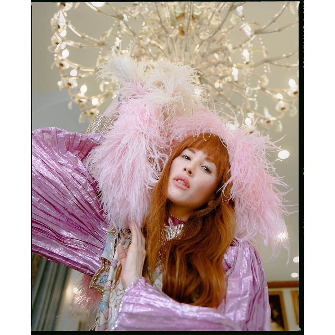 Faith Picozziさんのインスタグラム写真 - (Faith PicozziInstagram)「Gucci Mansion 9️⃣ 📸 @burrent 🕺📷@garrettremy 👗 @faithpicozzicreative 💥 #fashion #style #redhead #model #film #120film #mediumformat」6月1日 7時45分 - faithpicozzi