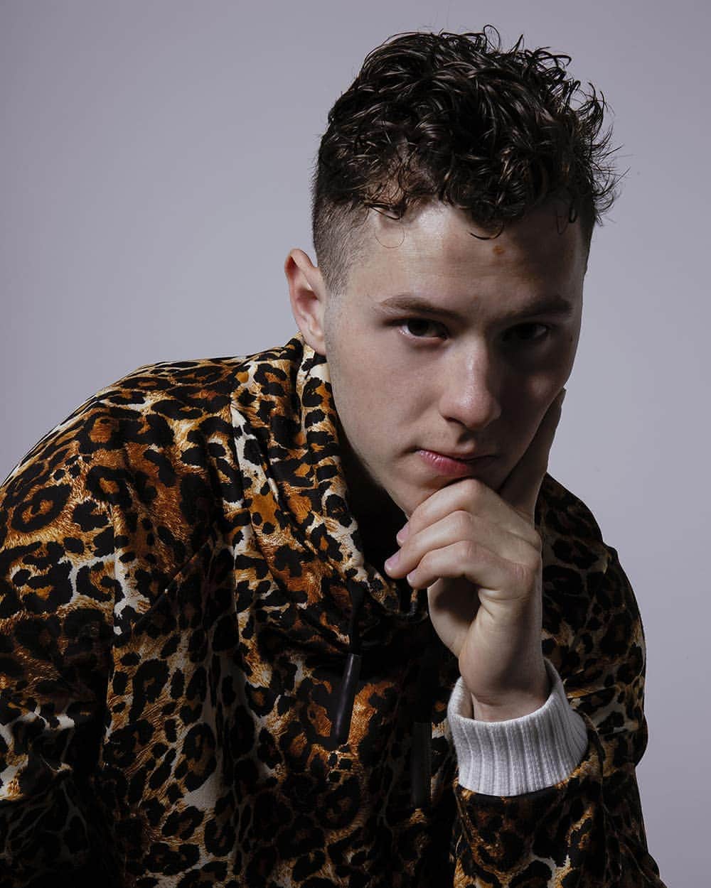 Nolan Gouldのインスタグラム：「New interview up with @hollywoodlife about the final season of Modern Family. Link in bio! Interview: @avery__thompson  Photographer: @paigexrage Jacket: @orenkash」