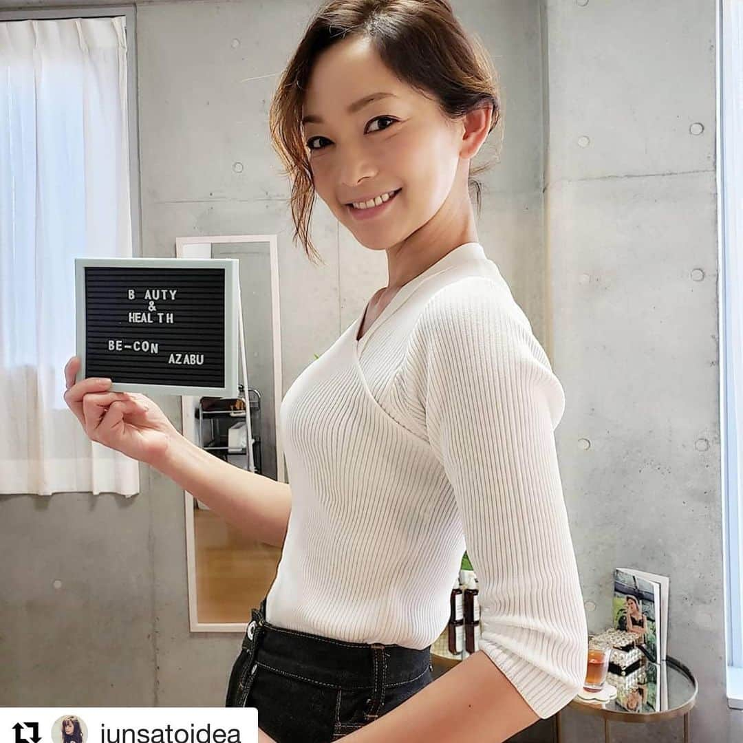 森絵里香さんのインスタグラム写真 - (森絵里香Instagram)「. モデルの佐藤純ちゃんがサロンに来てくれました❤️ . 純ちゃんは雑誌Withの専属モデルの頃からの大好きな先輩であり憧れの人✨ そんな純ちゃんがお店に来てくれて、本当に嬉しかったぁ🥰 . 育乳マッサージは産後のケアとしても本当にオススメ❗️ バストケアに年齢は関係ありません いくつになっても、綺麗な自分でいたいと思うのは素晴らしい事✨ 昔とバストラインが変わってしまった… なかなか自分のケアまで手がまわらない… お子さんが大きくなってやっとご自分の時間が取れるようになった方… 是非1度#ビーコン麻布十番店 へ✨ マッサージからブラのサイズや付け方まで、全てケアさせていただきます♡ . . #Repost @junsatoidea with @get_repost ・・・ ずっと行ってみたかった育乳マッサージ‼️ 森絵里香ちゃんがオーナーセラピストを務める Be-con麻布十番店へ。  @beconazabu  @morierika0502  夏にむけて、二の腕とバストケア。  自分では届きにくい背中や二の腕についている脂肪をほぐし胸へ移動。  これがすごい⤴️⤴️ 施術後は、背中や脇下の脂肪もすっきりし、デコルテからふんわりとしたバストに。  なんと、一回の施術でワンサイズアップ👙✨ ブラジャーの付け方や、お家でできるバストマッサージの方法もレクチャーしてもらったので、これから毎日続けてみたいと思います！  絵里香～🙌ありがとー❤️ #ビーコン麻布十番店 #becon麻布十番店 #育乳マッサージ #育乳 #バストマッサージ #バストケア #バストアップ #麻布十番 #バスト #二の腕 #マッサージ #二の腕マッサージ #ママ#ママモデル#モデル #mama #mamamodel #model」6月1日 8時28分 - morierika0502