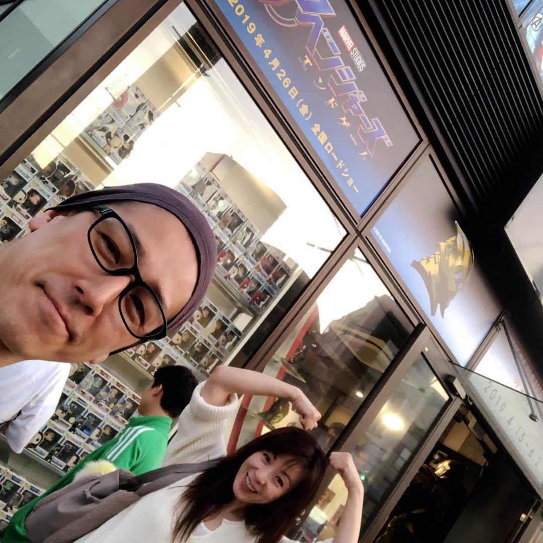 和泉元彌さんのインスタグラム写真 - (和泉元彌Instagram)「世の中、興奮すること 沢山あるよね。  そうだね。  中でも アベンジャーズ #avengers の エクスクルーシブショップ 興奮するよね。  間違いないね。  そう！「河童Ⅱ」の撮影後、 落ちないヘアカラーの隠しながら ホットトイズ#hottoys が アベンジャーズ一色になったストアへ  息子と妻と共に 幸せなひとときでした。」6月1日 8時56分 - izumimotoya