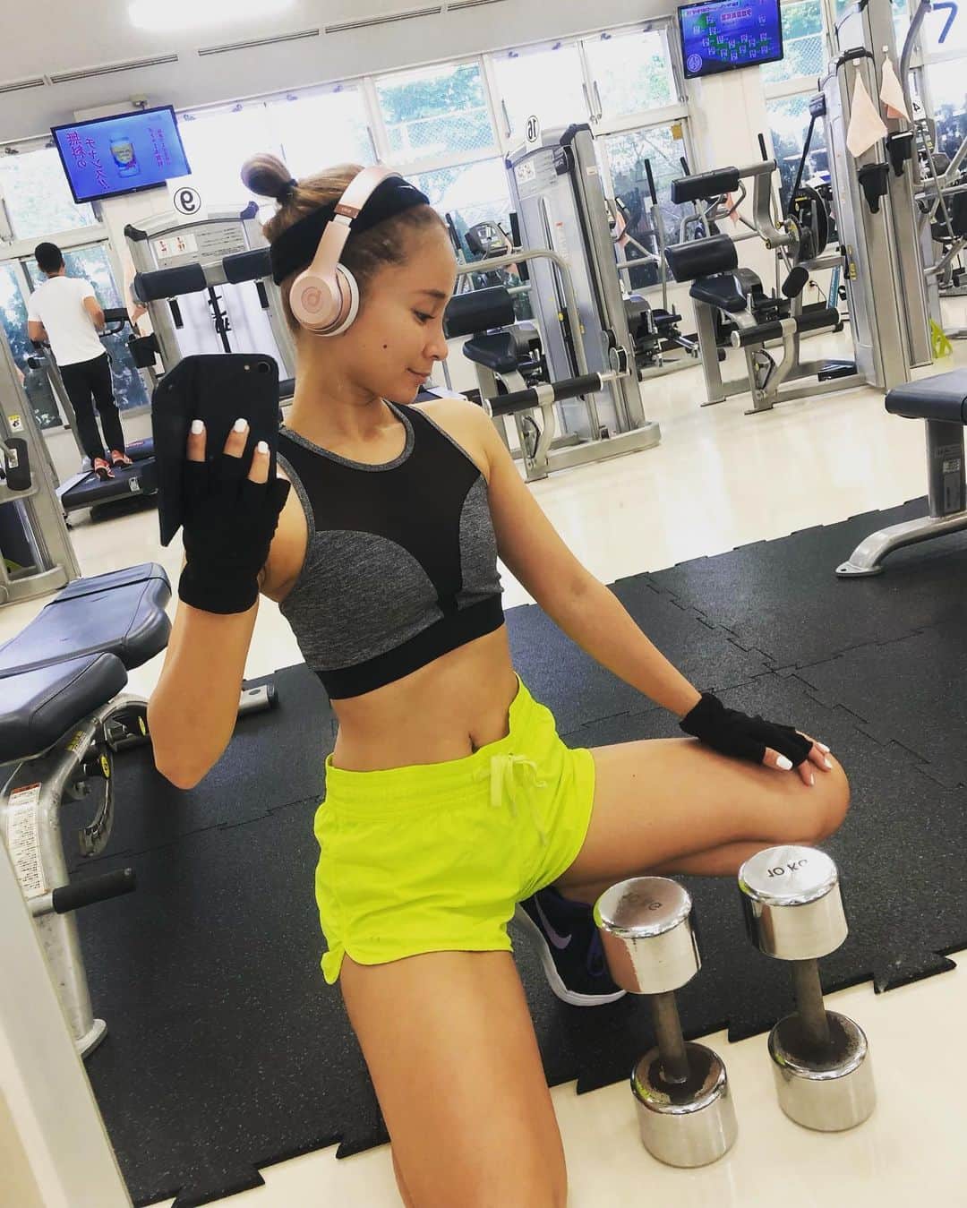 呉屋ありささんのインスタグラム写真 - (呉屋ありさInstagram)「. . 6月おはよ！！ . 2019も半分👏 . . #morning #training #fitness #gym#body#bodymake #workout #fitnessgirl #fitnessmodel #life#sport #sportgirl #protein #item#body#sportswear #fitnesswear #okinawa #運動#筋トレ#体動かすのが好き #スポーツ女子#体幹#自分タイム#体作り#自分作り」6月1日 8時57分 - arisa_goya