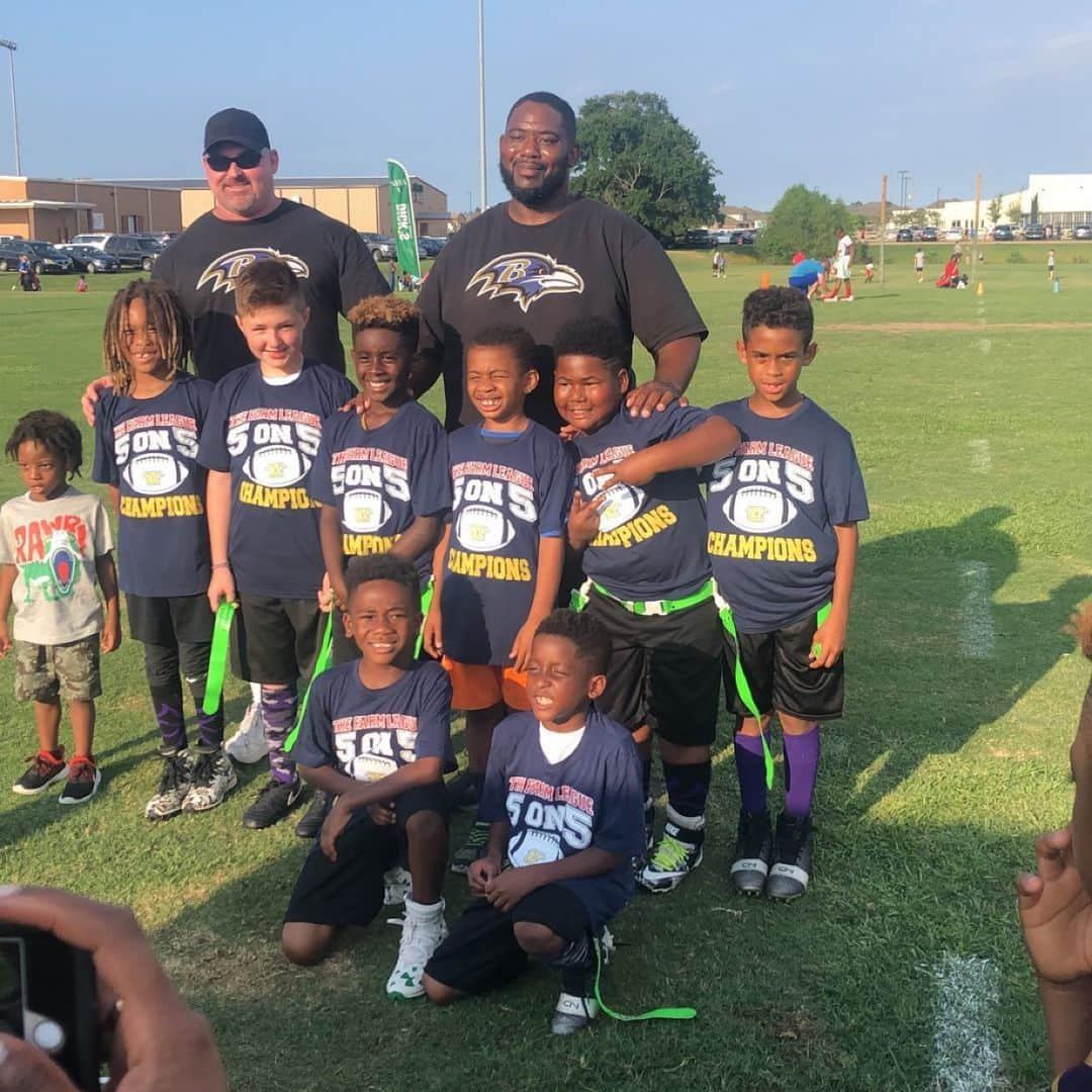 マイク・ロジャースさんのインスタグラム写真 - (マイク・ロジャースInstagram)「They did it champs 1st graders playing second and third graders congrats son !」6月1日 9時01分 - rodgerdat100