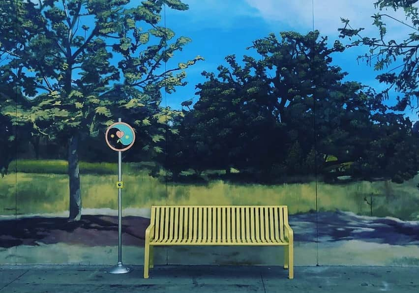 ケイティ・ペリーさんのインスタグラム写真 - (ケイティ・ペリーInstagram)「bus stop to freedom 🧡#neverreallyover」6月1日 9時20分 - katyperry