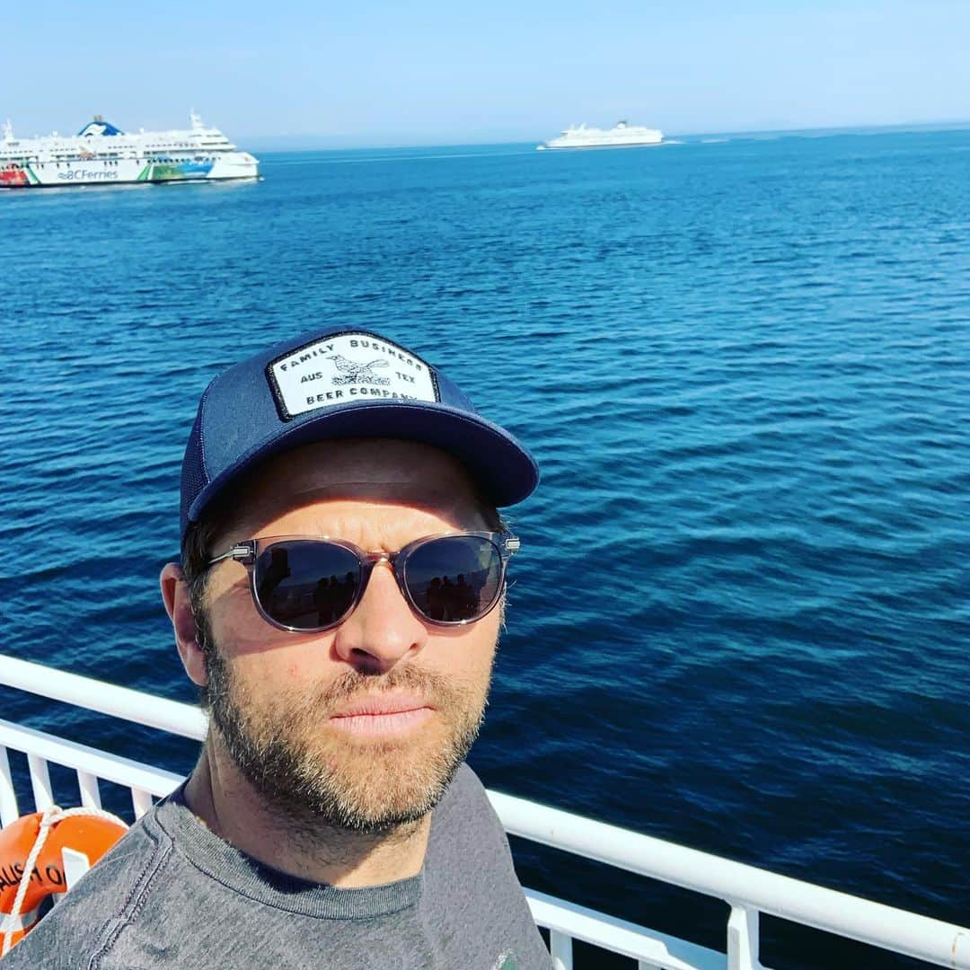 ミーシャ・コリンズさんのインスタグラム写真 - (ミーシャ・コリンズInstagram)「There are so many ferries here that you can’t enjoy the sea. (Photo taken from a ferry.)」6月1日 9時31分 - misha