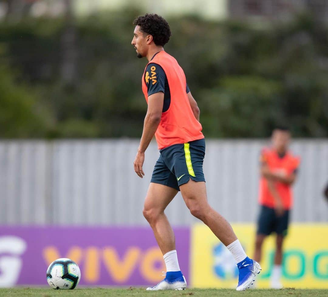 マルコス・アオアス・コレアのインスタグラム：「Vamo simbora, muito foco e dedicação nos treinamentos! 😅💪🏾 #CopaAmerica」