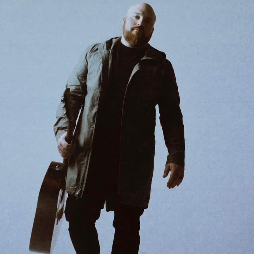 ASCAPさんのインスタグラム写真 - (ASCAPInstagram)「Headed into the weekend with a guitar in hand 🎸 . 🎧 link in bio to hear some amazing #ASCAPCountry songs from @austinjenckes debut album #IfYouGrewUpLikeIDid」6月1日 9時50分 - ascap