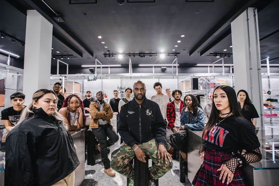 Paul Octaviousのインスタグラム：「Looking forward to teaching my craft to these young creatives over the summer / honored to be chosen by @virgilabloh & @nikechicago to be 1 of 5 to do so!  I have a feeling these young guns will be teaching me a many things 😅❤️ 📸 by @nolis」