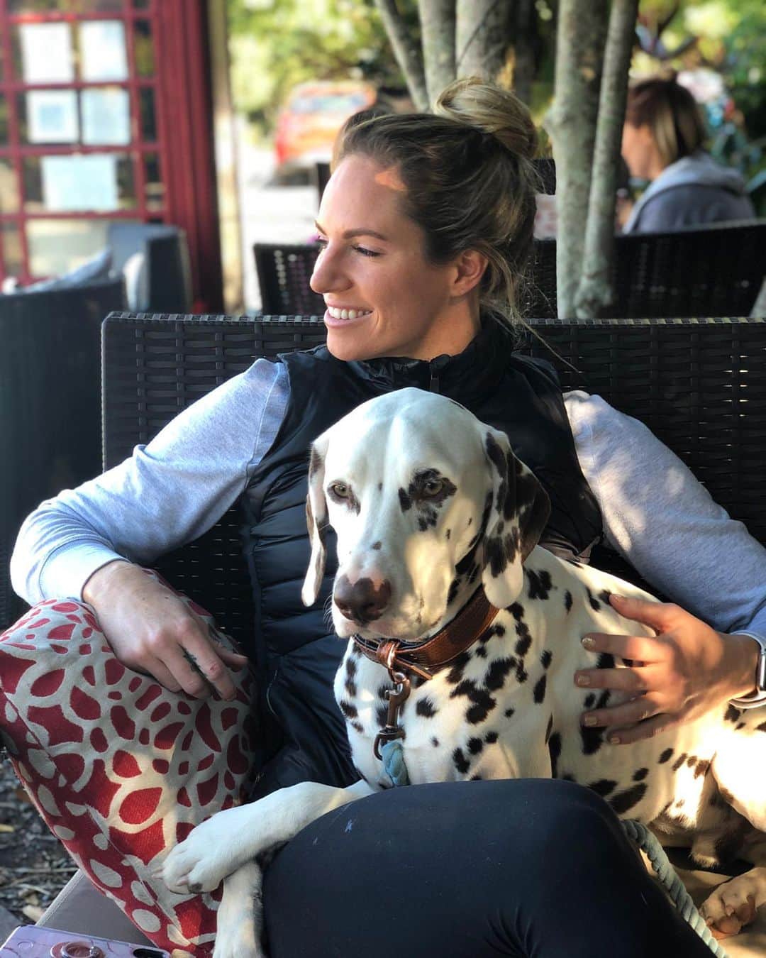 エミリー・シーボームのインスタグラム：「Sorry I can’t, my dog and I have plans.  #dalmatian #breakfastbuddy #samford #theflyingnuncafe」