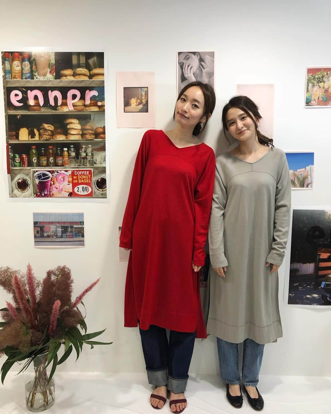 海下真夕さんのインスタグラム写真 - (海下真夕Instagram)「. ennpr.の展示会💛 お洋服見に行ったはずが、おかき🐶に夢中でお洋服じっくり見忘れちゃったからまた見に行こうかな😂←え。 丸ちゃん、おかき🐶ありがとー😊💕 . . . @urvin_official @irojikake  @____ikumi____  @dix_tokyo  @hazelle_wear  @lemme_tokyo @roots135  @lissi__boutique  @osaji__  @myhoney_official」6月1日 11時47分 - kaigeworld