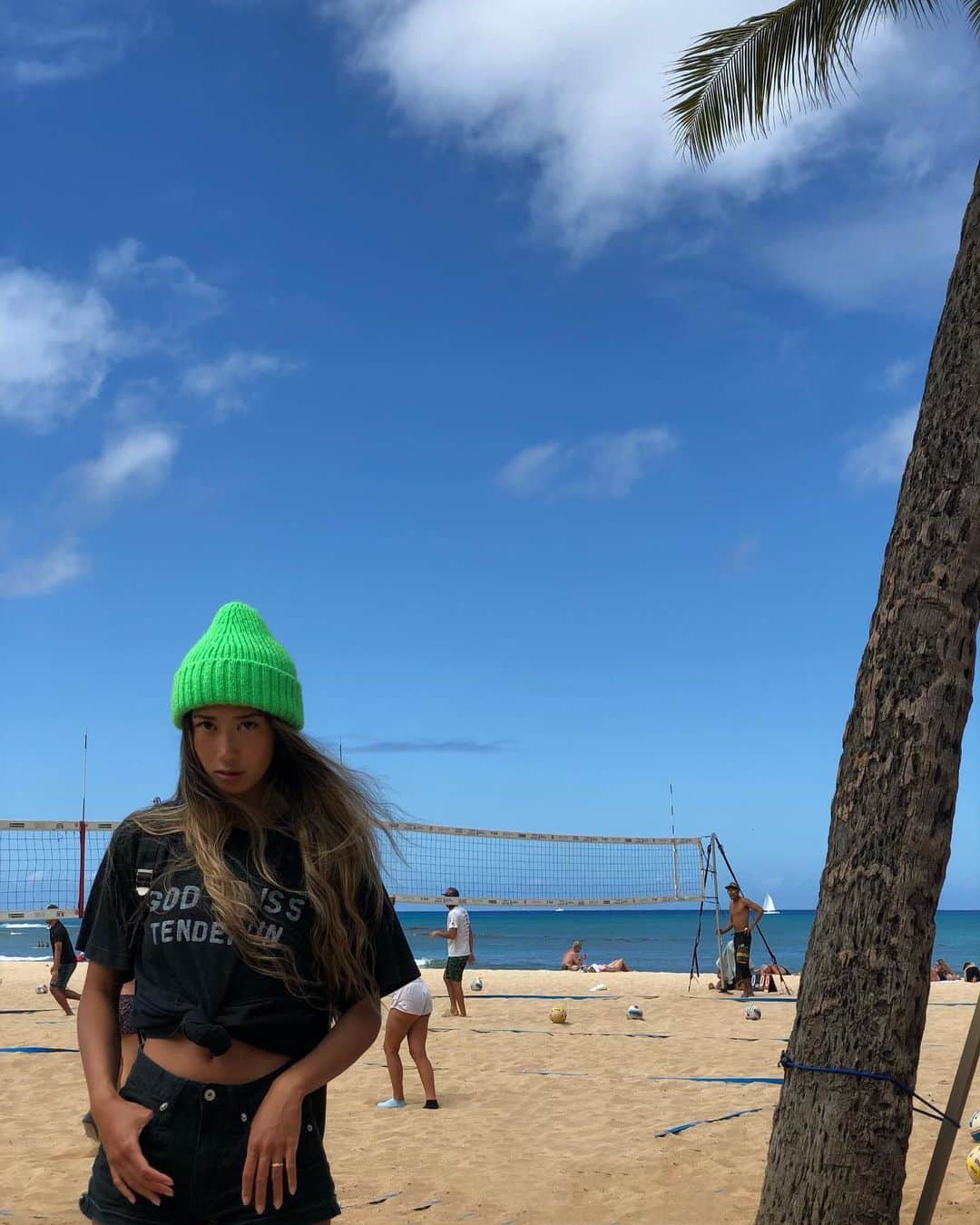 Mihoさんのインスタグラム写真 - (MihoInstagram)「Have a good weekend🌈🦋 --- #march16mhawaii #Hawaii #yahoojapan #oahu #vlog#waikikibeach#waikiki#honolulu#queenssurfbeachpark #queenssurfbeach」6月1日 11時55分 - march16m