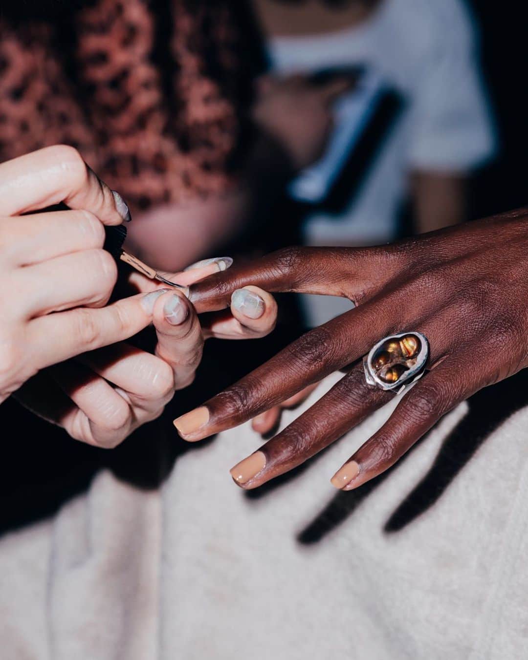 アレキサンダー・ワンのインスタグラム：「Nailed it. Backstage nail care and varnish at the #Collection12020 show provided by @jinsoon and @jinsoonchoi.」