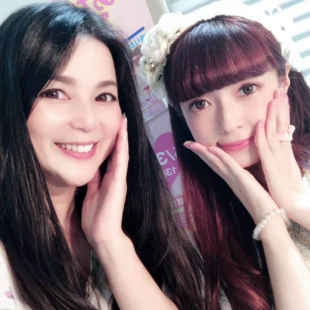 加藤美佐子さんのインスタグラム写真 - (加藤美佐子Instagram)「渋谷郵便局にて開催した  盛りかわトーク＆撮影会と あなたの盛りかわ写真コンテスト 結果発表 無事終了しました💓  お越し下さった皆様本当にありがとうございます！ 本当に嬉しくて涙  #えりんこ ちゃん #青木美沙子 ちゃん #ゆきだるま さん  もめちゃめちゃ可愛い💓💓 トークも為になる話をわかりやすく してくれて感激です😊✨ ありがとうございました💓💓 #盛りかわいいBOOK #盛りかわ #コンビニ本  #渋谷郵便局 #インフルエンサー #シュガープラス」6月1日 12時36分 - misako.kato