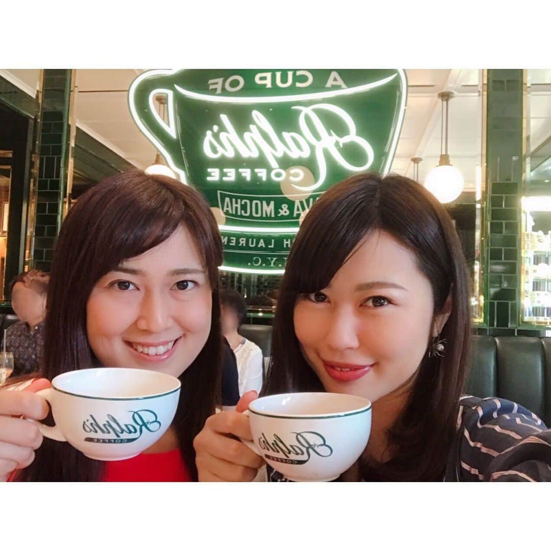 安蒜幸紀さんのインスタグラム写真 - (安蒜幸紀Instagram)「. 矢田ちゃんとラルフローレンのカフェ 「Ralph's coffee Omotesando」にも☕️ . インテリアすごく可愛かった✨ ラルフオリジナルの紅茶も さっぱりとしてて飲みやすかったです👍 . 次はケーキも食べたいなぁ🍰🧡 . #東京#表参道#ラルフローレン#ラルフコーヒー#紅茶#オリジナル#カフェ#女子会#ティータイム#フリーアナウンサー#ralphlauren#cafe#coffee#tea#drink#food」6月1日 13時01分 - ambirusaki