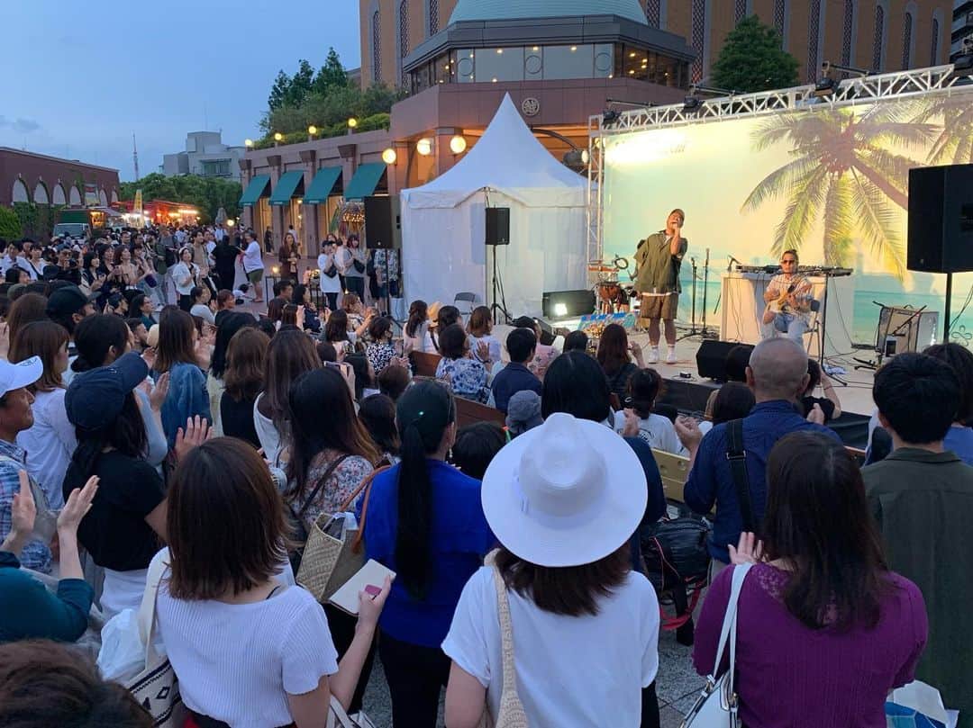 KYOHEYのインスタグラム：「ALOHA TOKYO 2019×chillin﻿ ありがとうございました！﻿ 大好きなイベントに、大好きな仲間と出られて幸せでした！﻿ ﻿ 次回のchillin @chillin_music は6.28（fri）﻿ 渋谷VUENOSです！☺︎﻿ @bluevintage_official  album｢BLUE｣のRelease partyとなります！specialな夜にしますので﻿ 是非とも皆様のご来場心よりお待ちしております☆☺︎🏖🐠☀️﻿ ﻿ #ALOHATOKYO #chillin #アロハトーキョー #ブエチリ #shibuya #VUENOS #恵比寿ガーデンプレイス #HawaiianAirlines #HIS #music #BEACH #SUMMER #chill  #BlueVintage #sankara #LisaHalim #KAIKI」