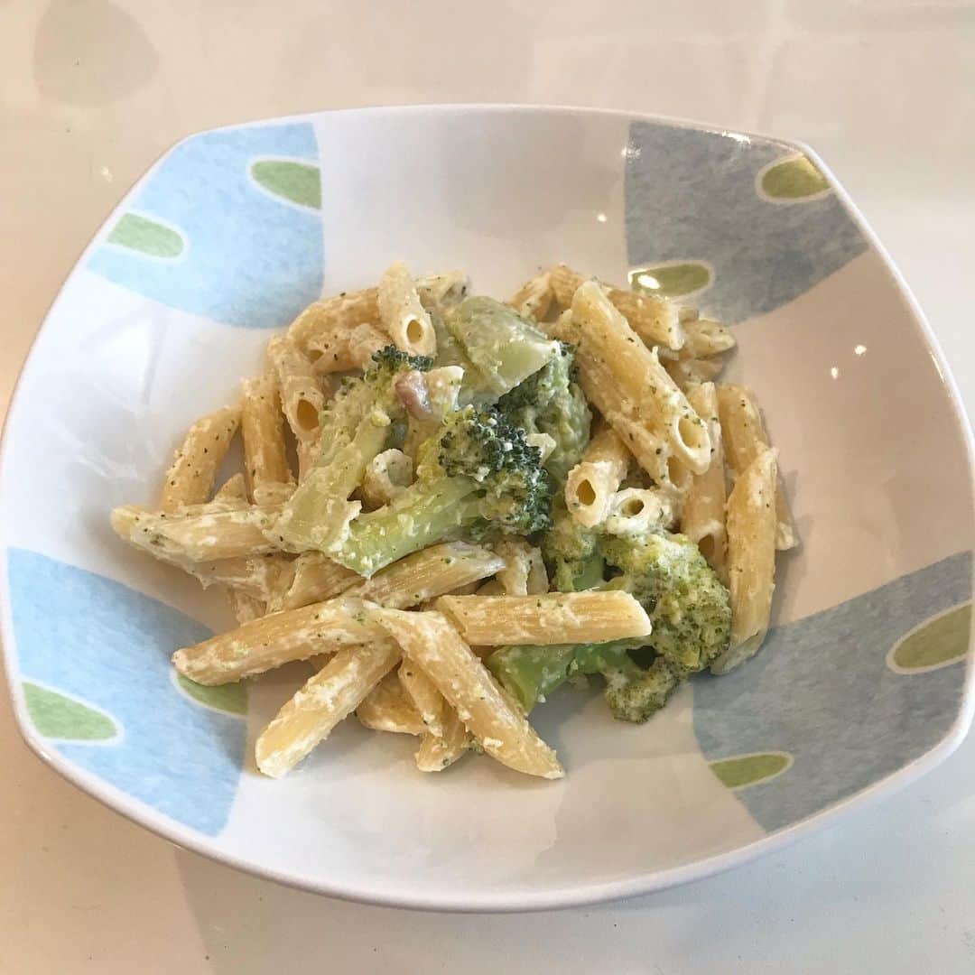 近藤しづかさんのインスタグラム写真 - (近藤しづかInstagram)「PASTA!! “Pasta con i broccoli” 昨日のごはんは ブロッコリーのパスタ🥦 . ブロッコリーの芯も美味しい♪ . #しづか御膳  #マンマの味 #ブロッコリー #ブロッコリーの芯 #食品ロス #パスタ #イタリアン #植物性 #pasta #broccoli #italiana #cucinare #mangiare #amore #vegetarian #mamma  #everydaypasta」6月1日 13時06分 - shizuka_kondo
