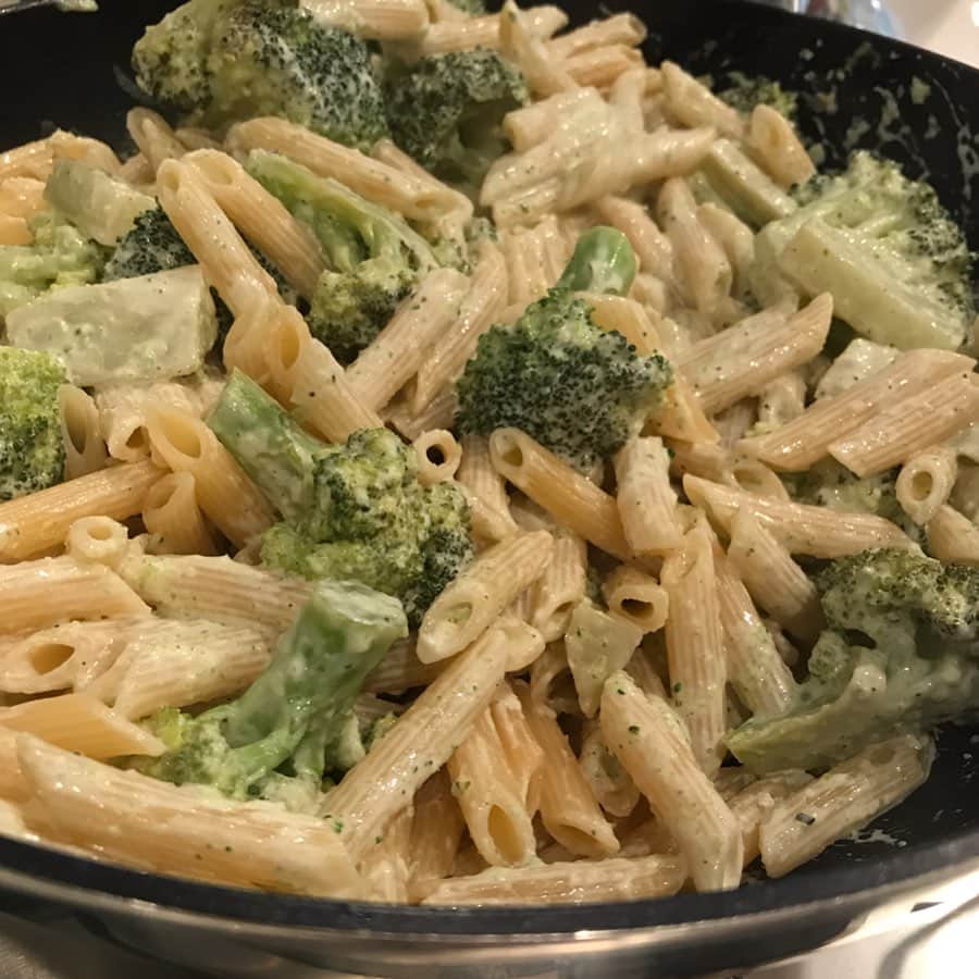 近藤しづかさんのインスタグラム写真 - (近藤しづかInstagram)「PASTA!! “Pasta con i broccoli” 昨日のごはんは ブロッコリーのパスタ🥦 . ブロッコリーの芯も美味しい♪ . #しづか御膳  #マンマの味 #ブロッコリー #ブロッコリーの芯 #食品ロス #パスタ #イタリアン #植物性 #pasta #broccoli #italiana #cucinare #mangiare #amore #vegetarian #mamma  #everydaypasta」6月1日 13時06分 - shizuka_kondo