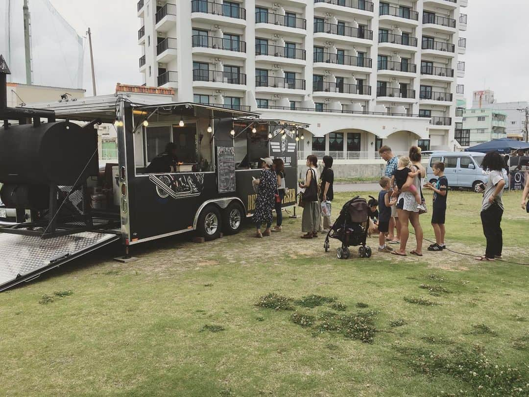 be-o編集部さんのインスタグラム写真 - (be-o編集部Instagram)「OKINAWA FOOD FLEAも盛り上がってます‼️🌭🍔🌮 @okinawafoodflea  #okinawafoodflea #okinawa #food #グルメ」6月1日 13時08分 - beo.okinawa