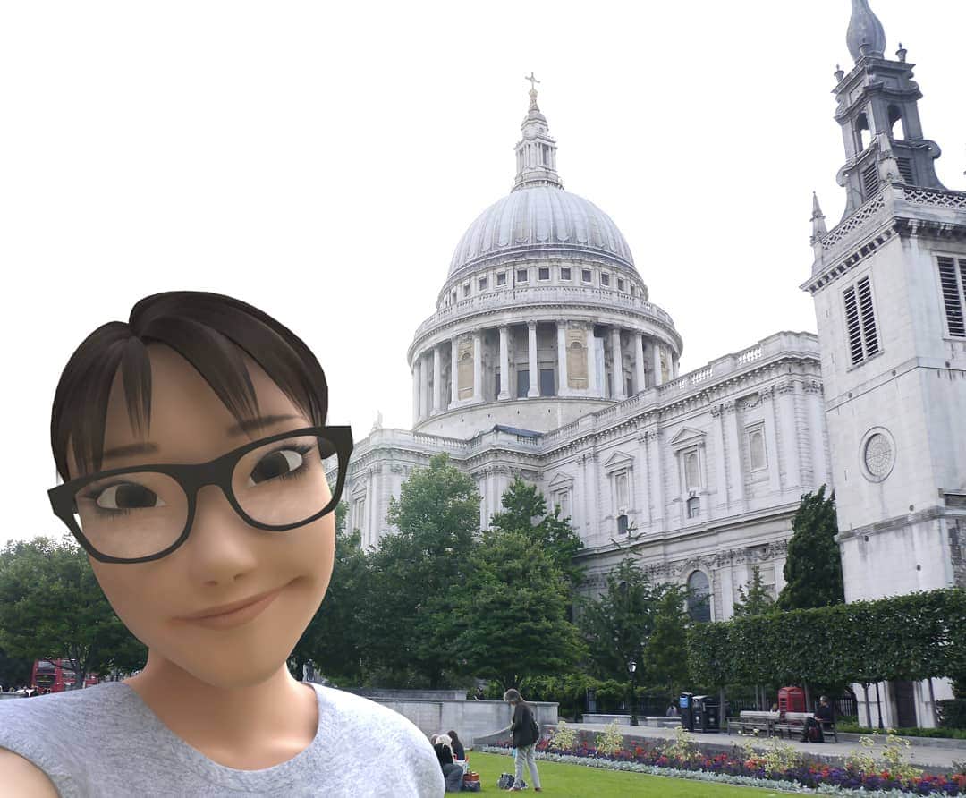 Ami Yamato（ヤマトアミ）さんのインスタグラム写真 - (Ami Yamato（ヤマトアミ）Instagram)「I'll always appreciate the splendor of St. Paul's Cathedral whenever I have the chance. . . #London #StPauls #StPaulsCathedral #LondonArchitecture #LondonTown #centralLondon #buildings #glasses #glassesusa #londoner #londongirl」6月2日 0時07分 - amiyamato