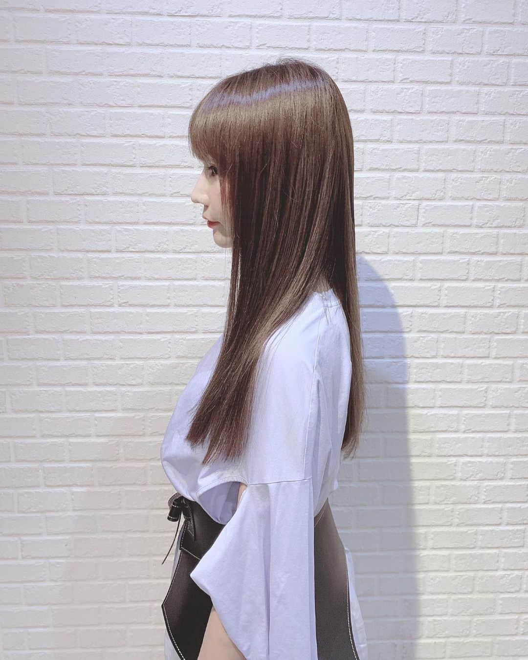 山内あいなさんのインスタグラム写真 - (山内あいなInstagram)「ものの30分くらいでミディアムからロングに💇‍♀️エクステってすごい…！！！！ いつもありがとうございます☺️✨✨ ✂️@rollen_ryuji  #シールエクステ #エクステ #トリートメント #メンテナンス #サイサイ #SILENTSIREN」6月1日 22時40分 - ainayamauchi3131