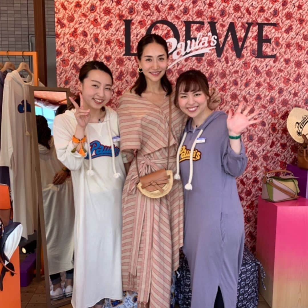 亀恭子さんのインスタグラム写真 - (亀恭子Instagram)「LOEWE 「パラウズ ロードトリップ」イベント at 名古屋 . . . 先週の神戸に続き、今回の名古屋も。 気候に恵まれながら、 ご来店頂いた皆様にはお買い物を楽しんで頂いてました。 ありがとうございました！ . . お忙しい中お越し下さったお客様や、気さくなスタッフの皆さんと。 合間で撮れた写真を少し…^ ^ . . #loewe #2019ss #loewedaimarukobe #popup #personalstyling」6月1日 22時40分 - kame_kyo