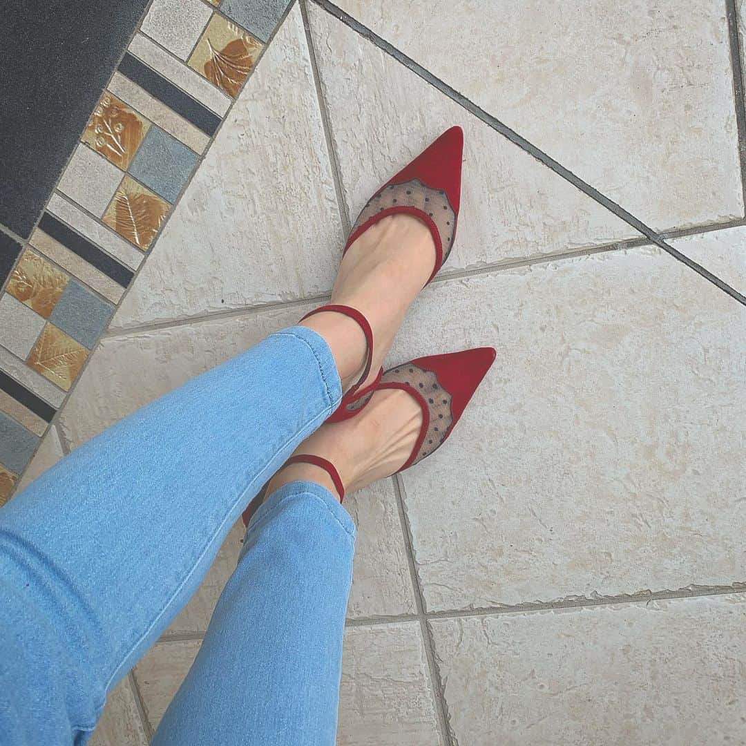 山本彩加さんのインスタグラム写真 - (山本彩加Instagram)「おNEWの靴❤︎﻿ ﻿ ﻿ ﻿ ﻿ #ドットサンダル #サンダル #ruru #私服 #やんコーデ」6月1日 22時36分 - ayaka48_yanyan